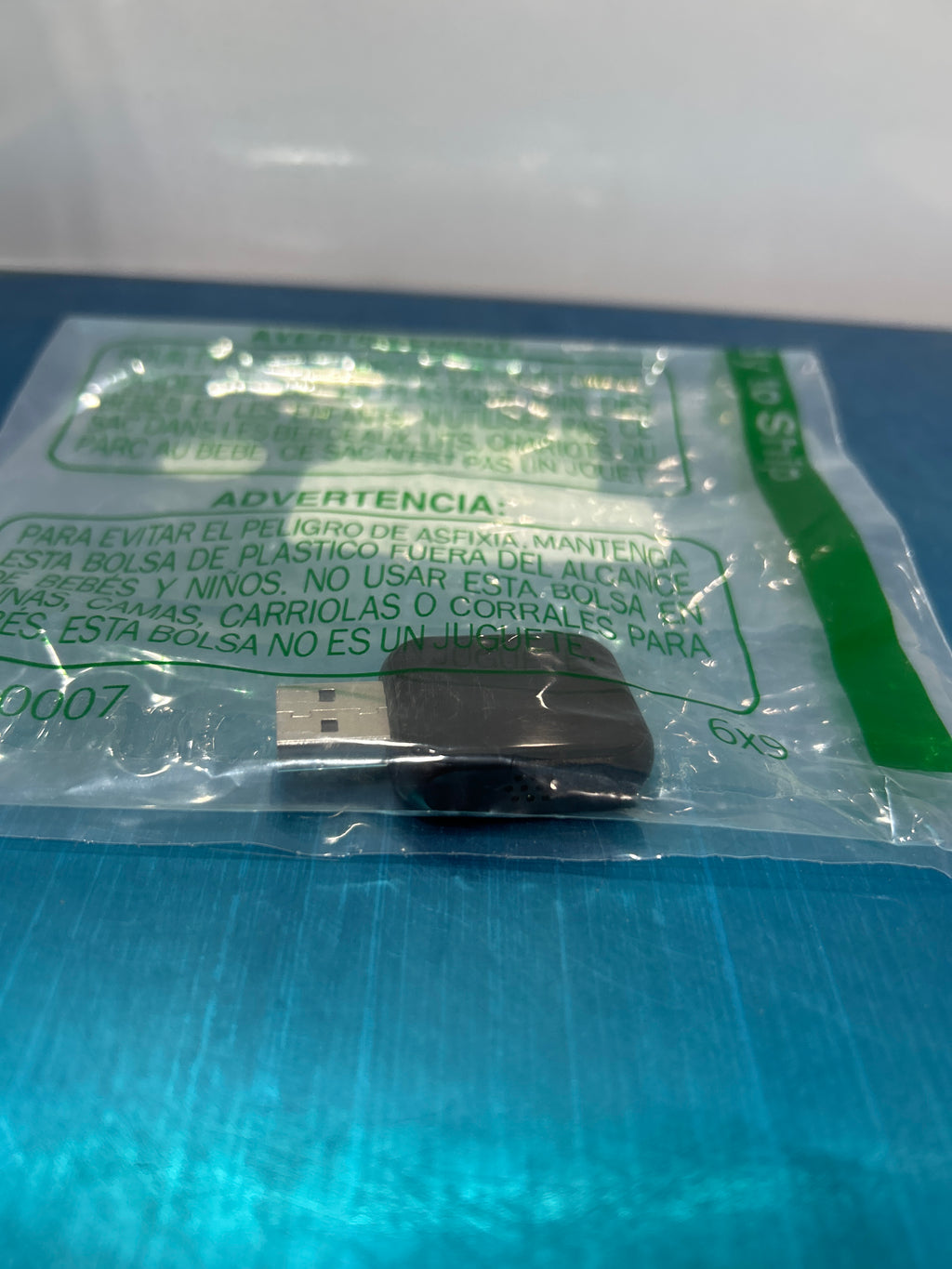 Mini adaptador inalámbrico CarPlay para iPhone - Adaptador inalámbrico CarPlay para iPhone iOS 10+, [Actualizado a 2026] Negro 