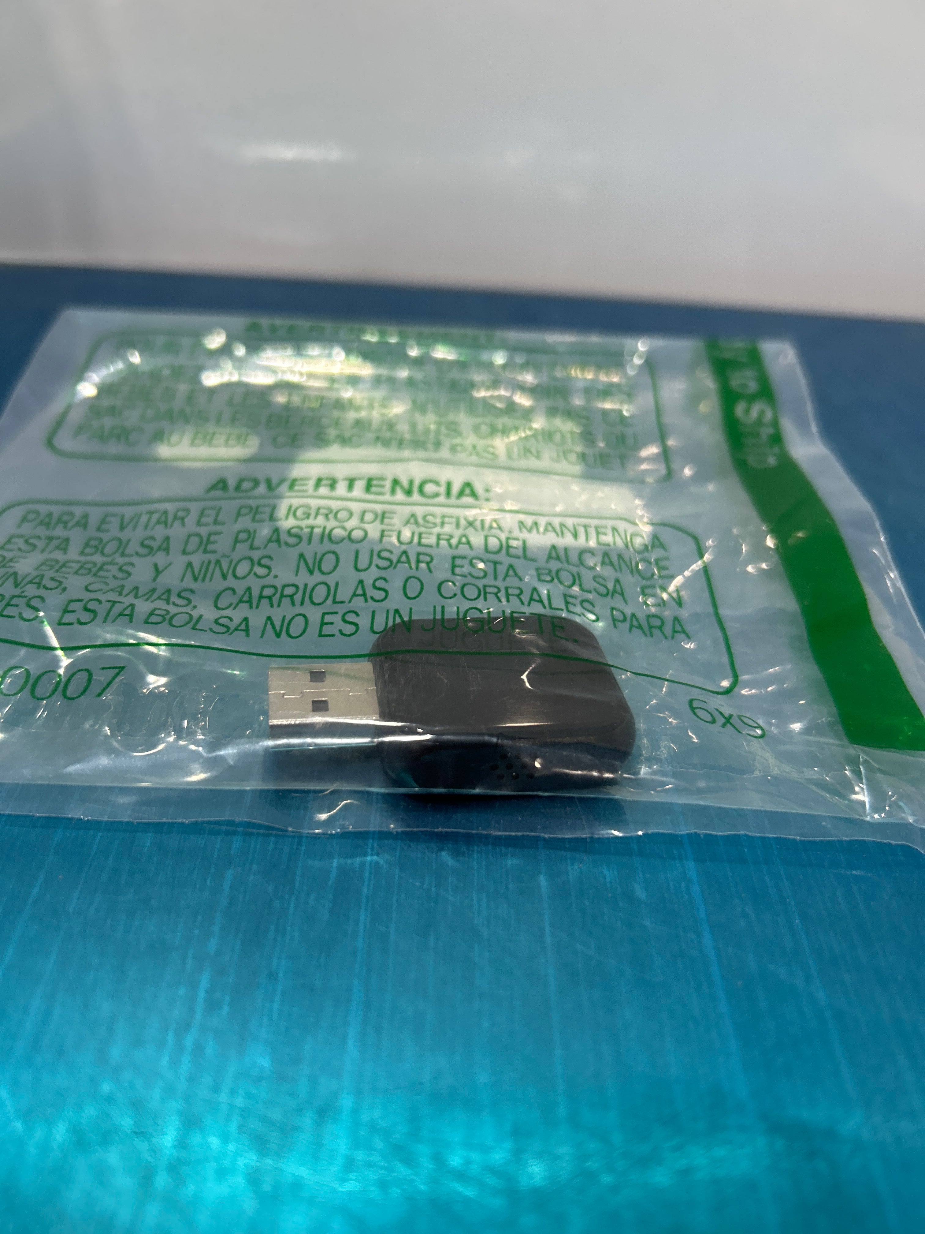 Mini adaptador inalámbrico CarPlay para iPhone - Adaptador inalámbrico CarPlay para iPhone iOS 10+, [Actualizado a 2026] Negro 