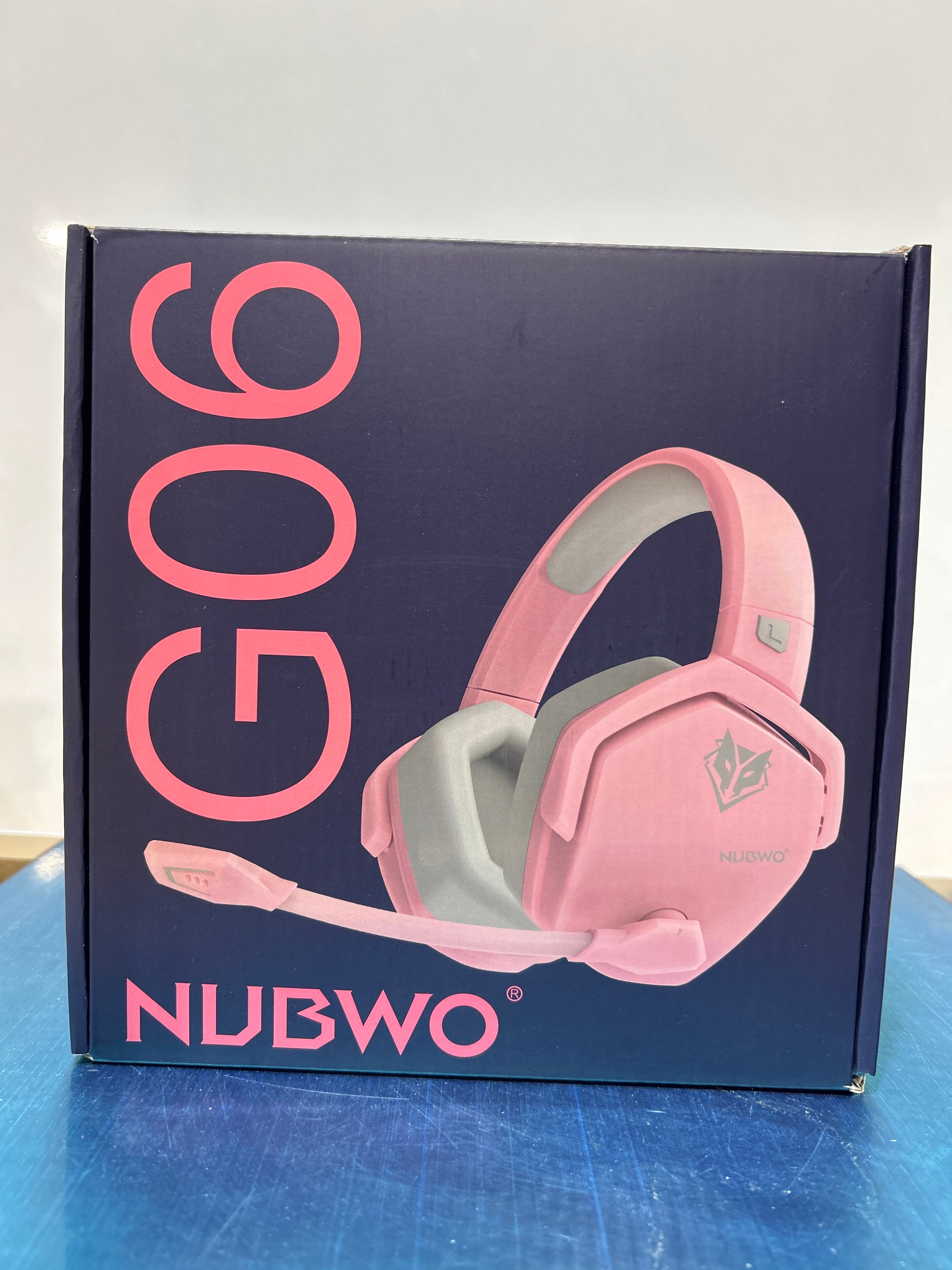 Auriculares inalámbricos duales para juegos NUBWO G06 con micrófono para PS5, PS4, PC, móvil y Switch: 2,4 GHz inalámbricos + Bluetooth - Batería de 100 h - Controladores de 50 mm - Rosa 