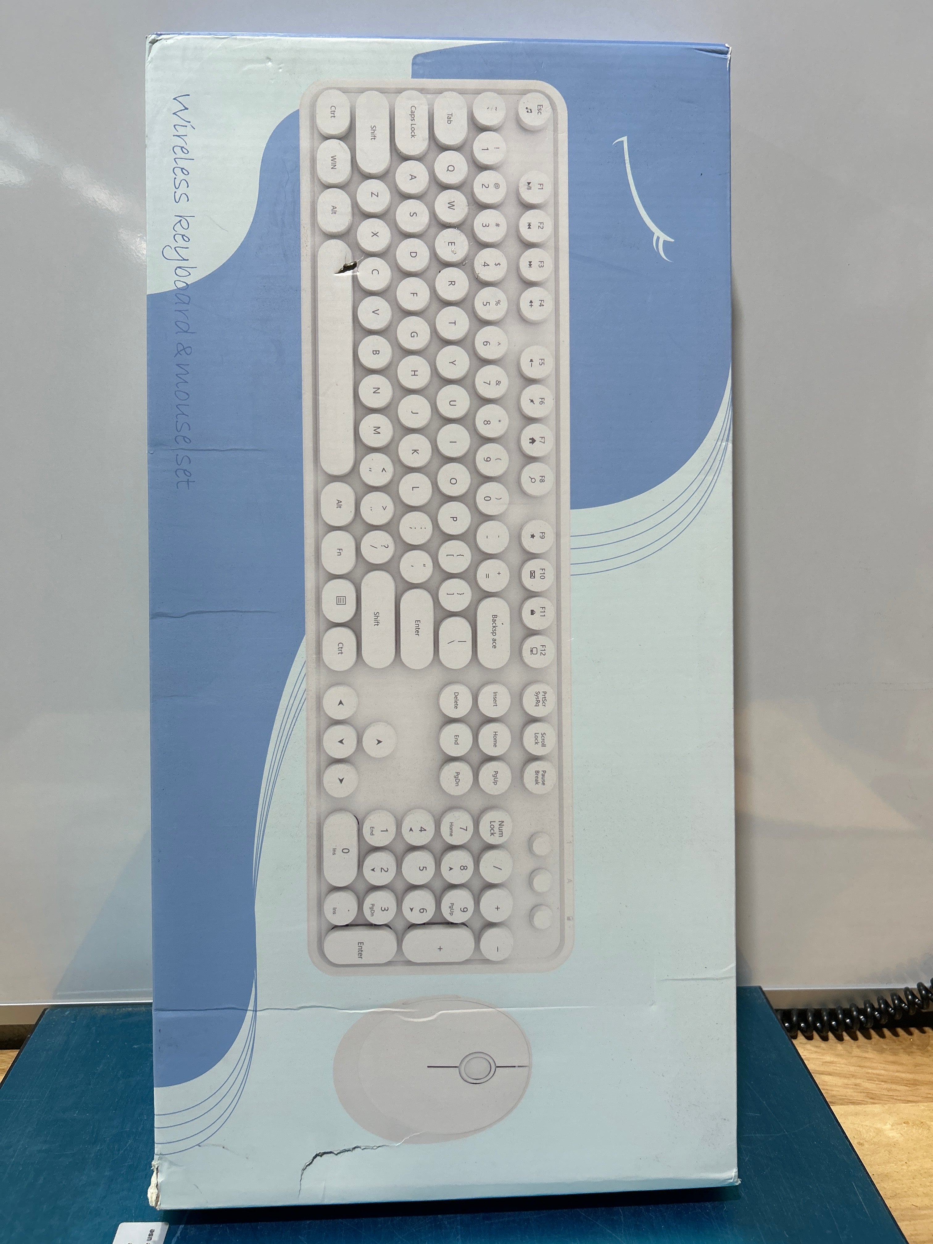 Wireless Keyboard and Mouse Combo, Ergonomic Full Size Typewriter Retro Round Keycaps Keyboard, Compatible with Windows, PC, Perfer for Home and Office Keyboardsï¼ˆWhiteï¼‰