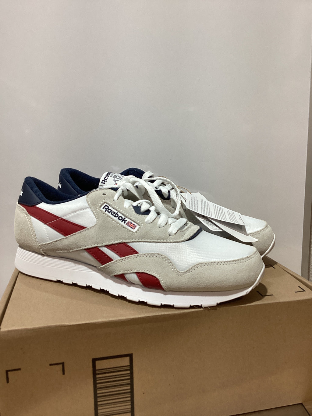 Tenis Reebok Classic Nylon para Hombre – Blanco, Rojo y Azul, Talla 44 EU