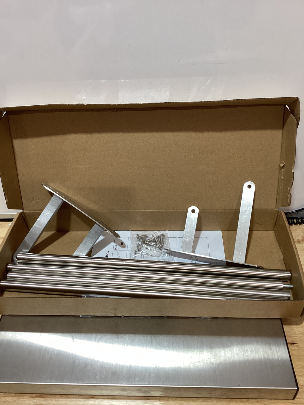 Toallero Doble de Pared 81 cm – Acero Inoxidable, Diseño Escalonado, Acabado Niquel Cepillado