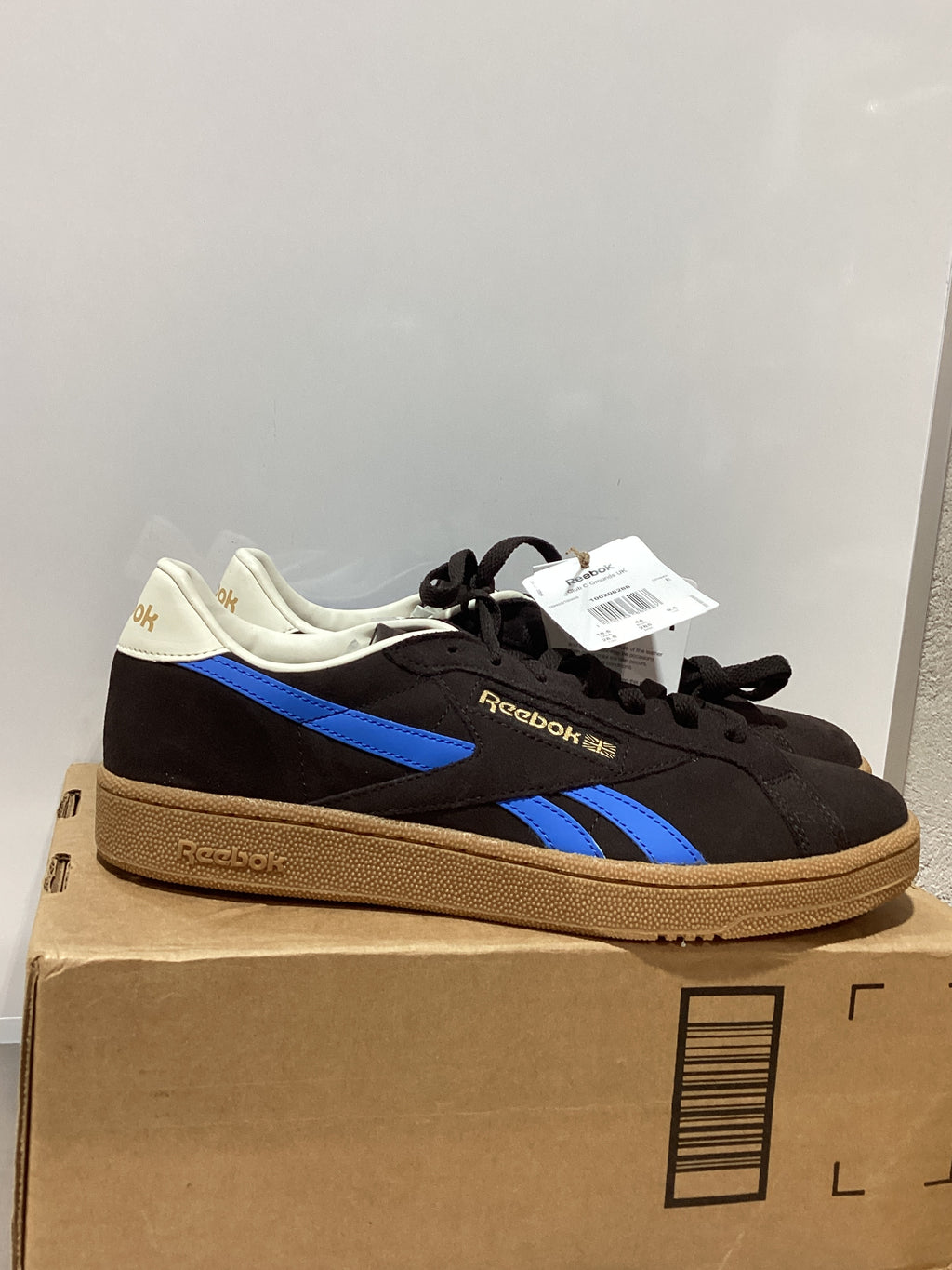 Tenis Reebok Club C Grounds UK – Café Oscuro con Rayas Azules, Talla 44 EU