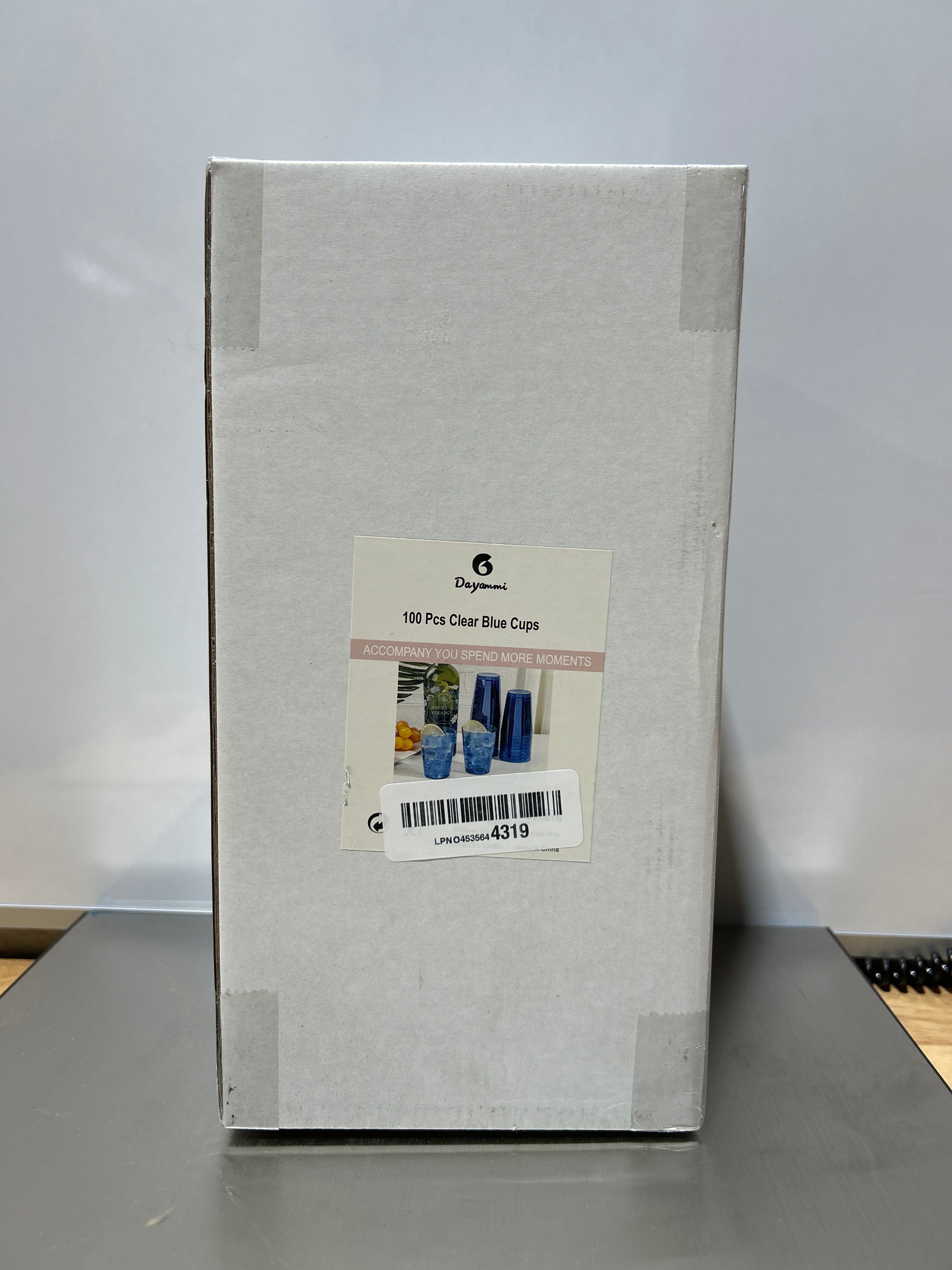 DaYammi - Paquete de 100 vasos de plástico azul transparente de 10 oz - Vasos desechables azules resistentes, vasos azules para fiestas, vasos desechables para bodas, cumpleaños, cócteles y celebraciones, vasos reutilizables. 