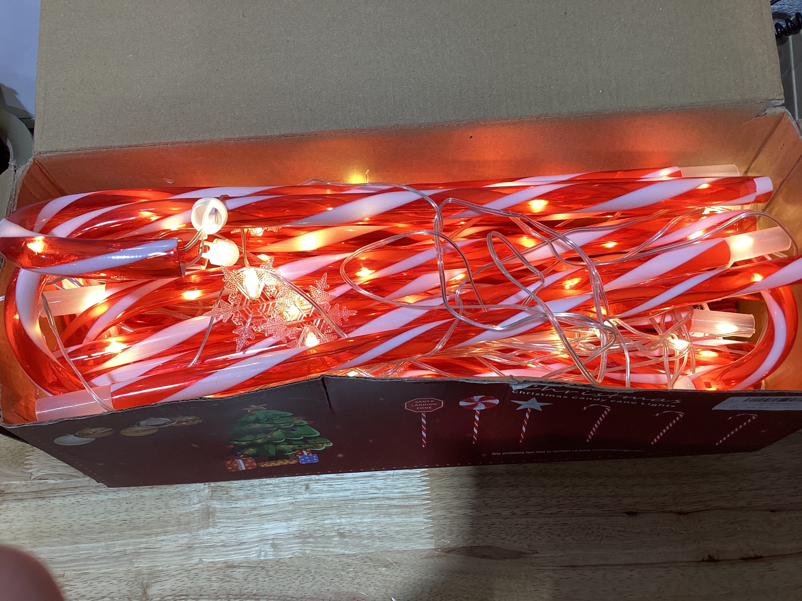 Luéces Navideñas Bastones de Caramelo HELESIN | 10 PCS, 110 LED, 40.75'', 12 Modos, Control Remoto & IP65