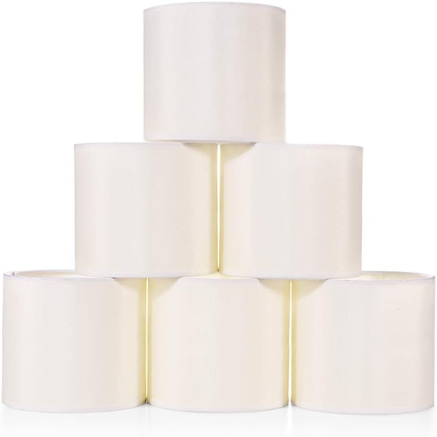 Pantallas pequeñas para lámparas Wellmet, SOLO para bombillas tipo vela, mini pantallas cilíndricas con clip, juego de 6, 14 x 14 x 12,5 cm, color blanco crema.
