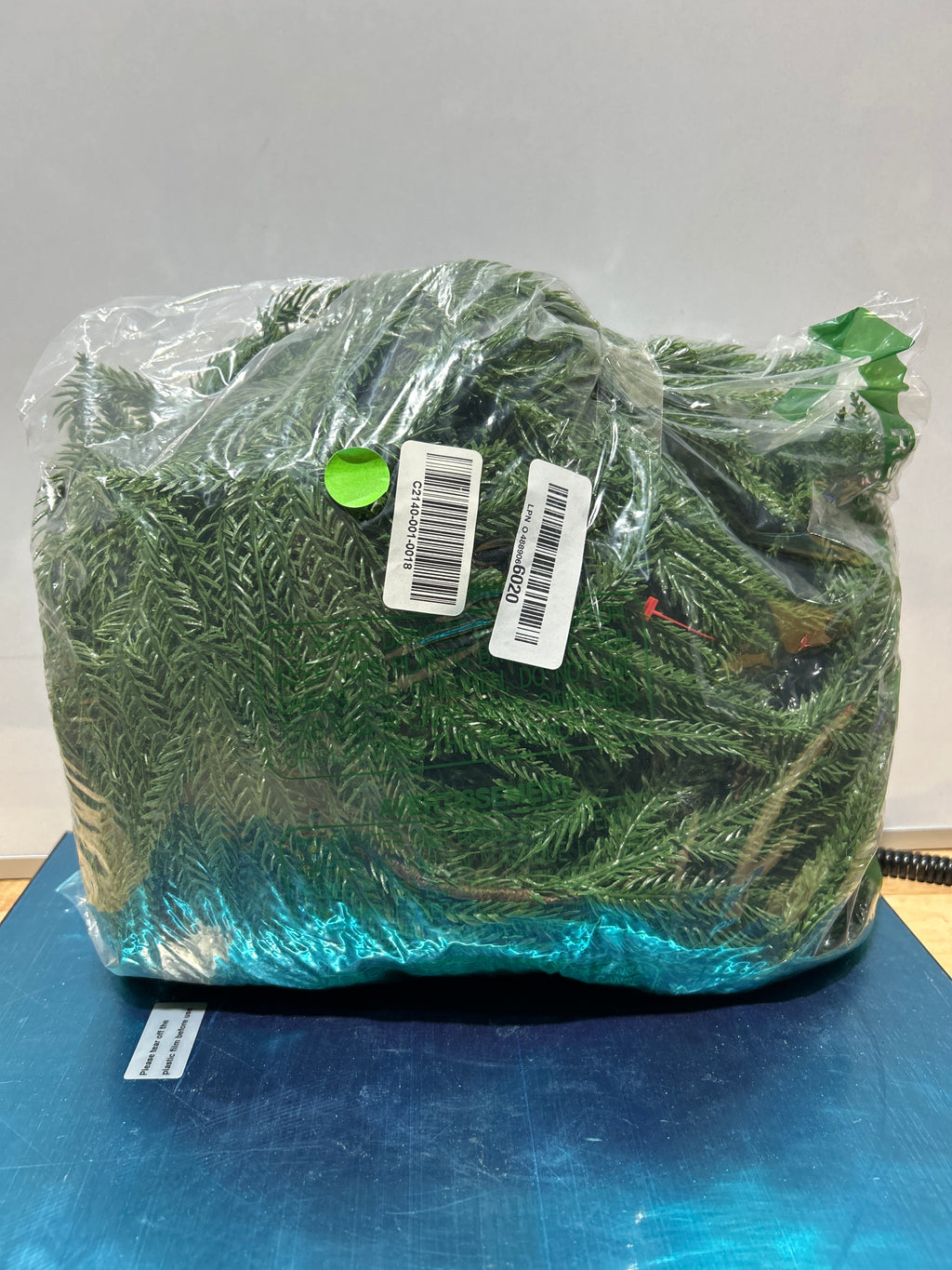 Guirnalda navideña artificial de 1,8 m, de pino Norfolk con tacto real. Guirnalda de pino, guirnalda navideña con vegetación para repisas, mesas, chimeneas y decoraciones navideñas para interiores y exteriores. 