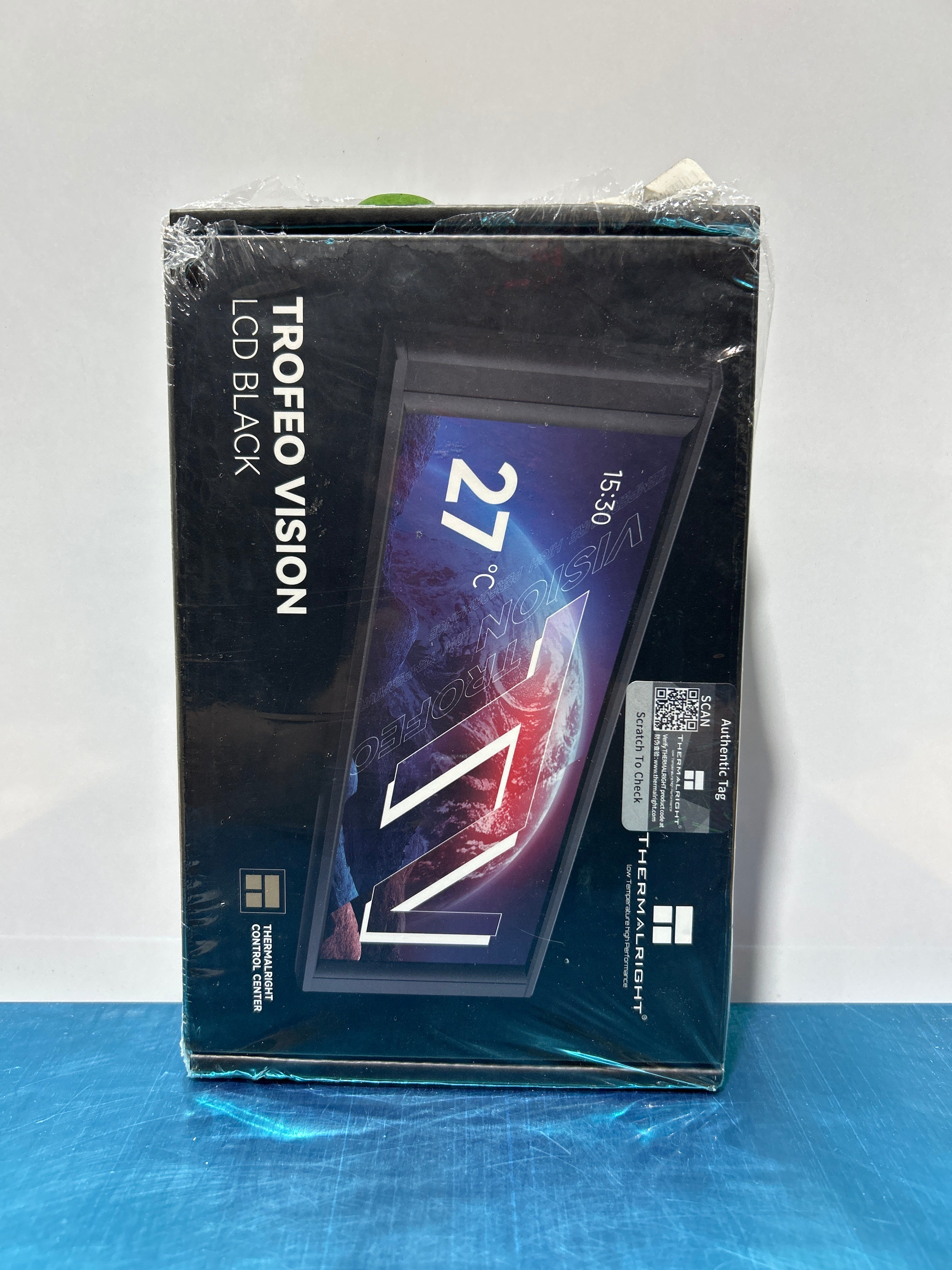 Thermalright Trofeo Vision LCD Black Edition Case Sub-Display Features a 6.86-inch Full-Color LCD Display (1280x480 Resolution) with a Magnetic Panel Screen, Supporting DIY Dynamic/Static Images