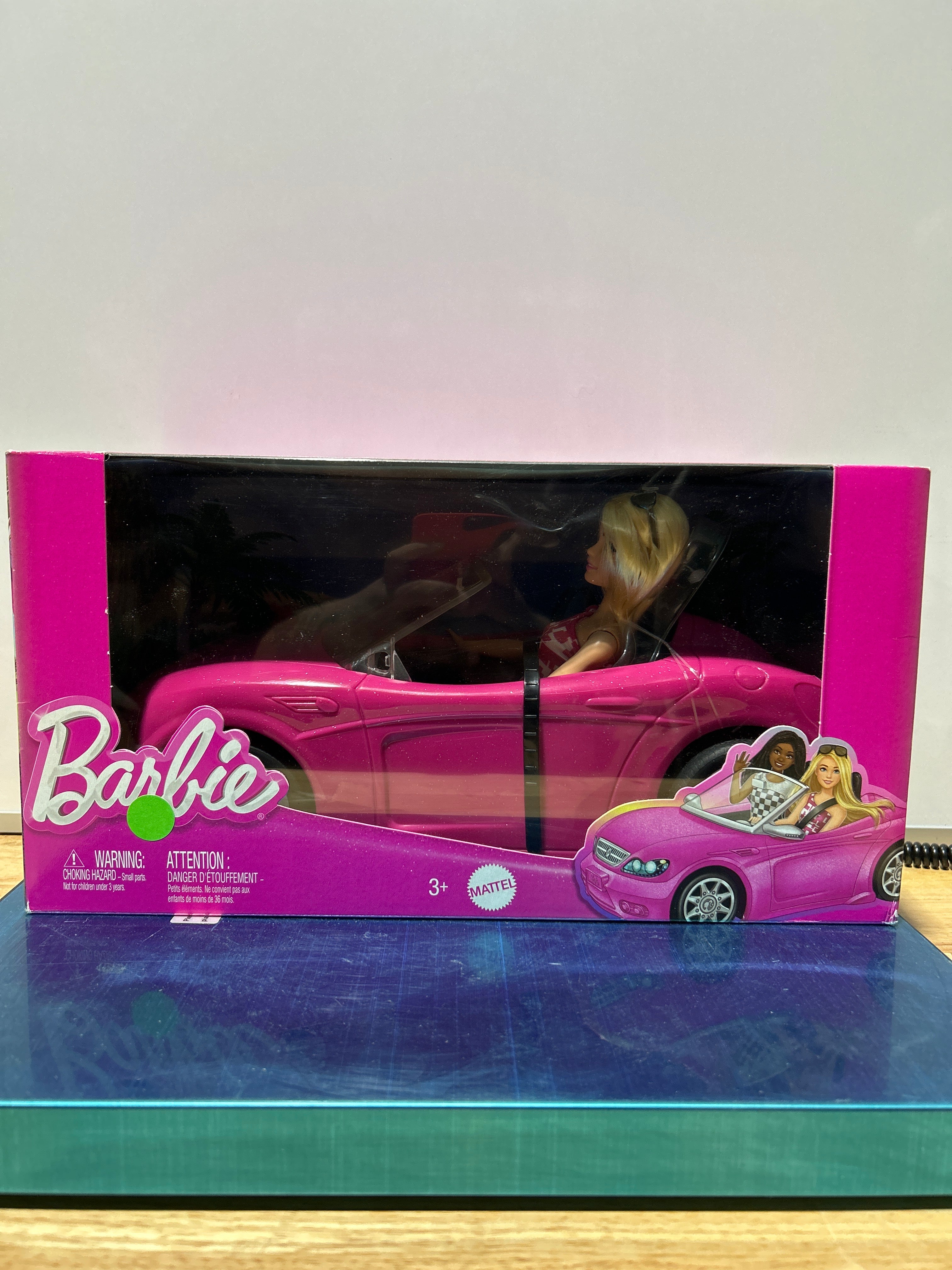 Set de Juego Barbie con Auto Convertible Rosa de 2 Asientos – Incluye Muneca con Vestido y Lentes de Sol