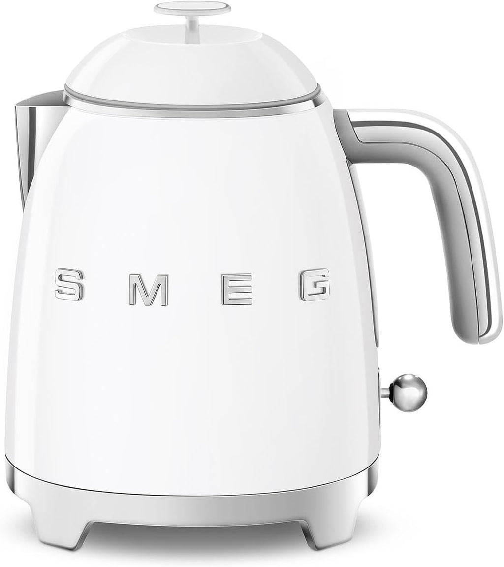 Hervidor eléctrico Smeg KLF05WHEU con capacidad de 0,8 l y potencia de 1400 W. KLF05WHEU - blanco, plástico