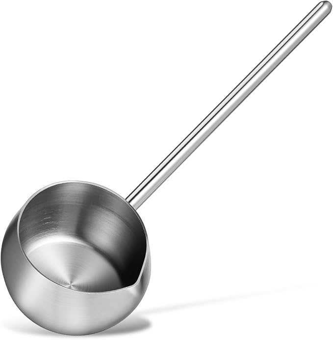 Cucharón de sopa de acero inoxidable con boquilla de vertido Cucharón de aceite de agua de mango largo para cocina Sirviendo sopas y salsas de llovizna plateada 9.5 fl oz