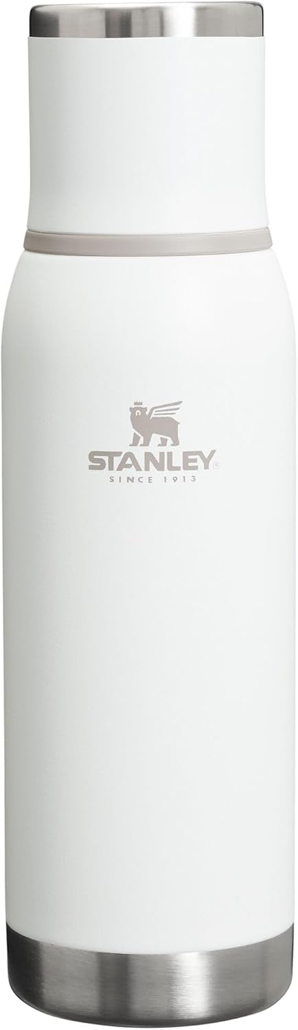 Botella térmica Stanley Adventure-To-Go de 740 ml | Boca ancha con tapa hermética | Mantiene las bebidas calientes o frías | Fácil de transportar | Botella térmica de acero inoxidable con aislamiento | Sin BPA | Blanco escarchado