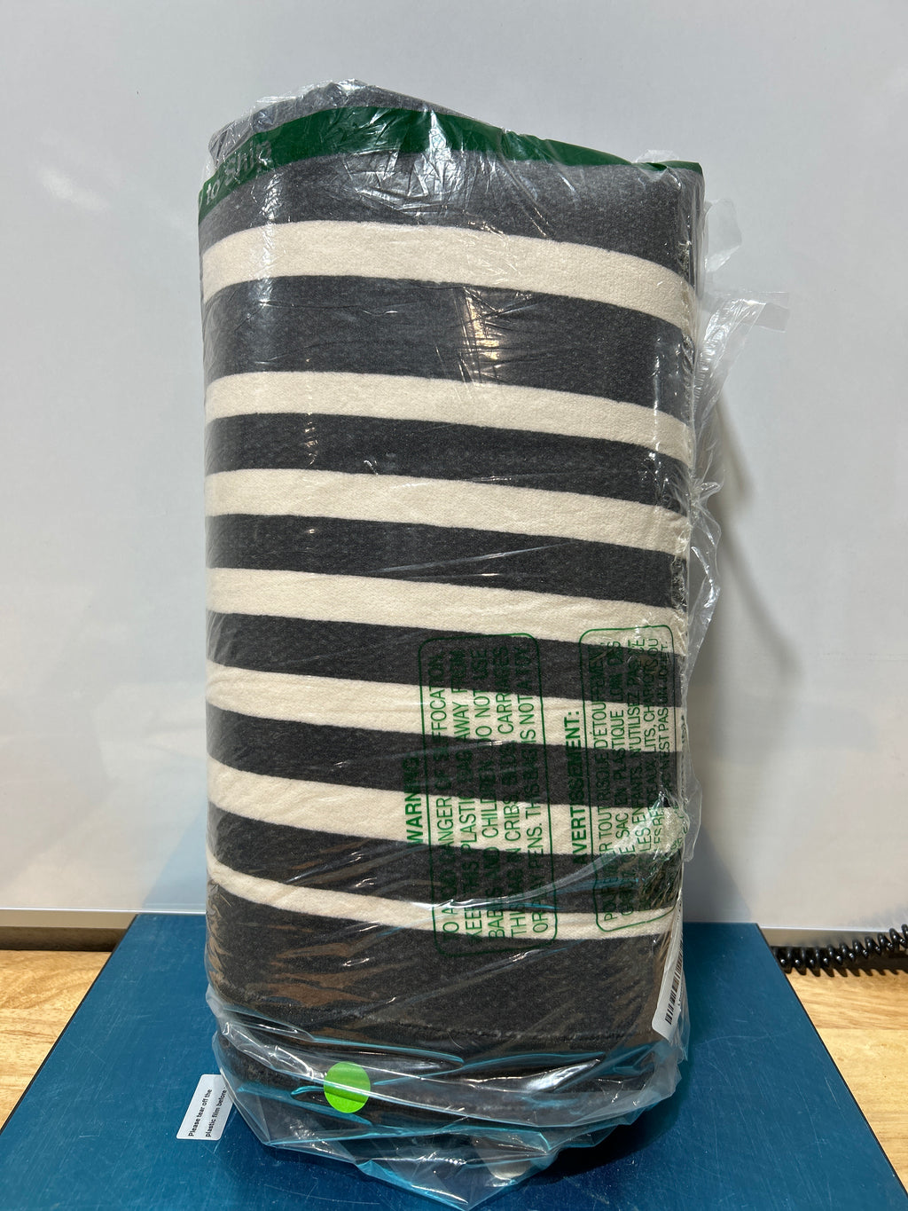 Alfombra de pasillo Beeiva con rayas blancas y negras, lavable, geométrica, de 6,35 x 20,32 cm, para pasillo, con base de goma antideslizante, moderna, para dormitorio, baño, porche y entrada. 