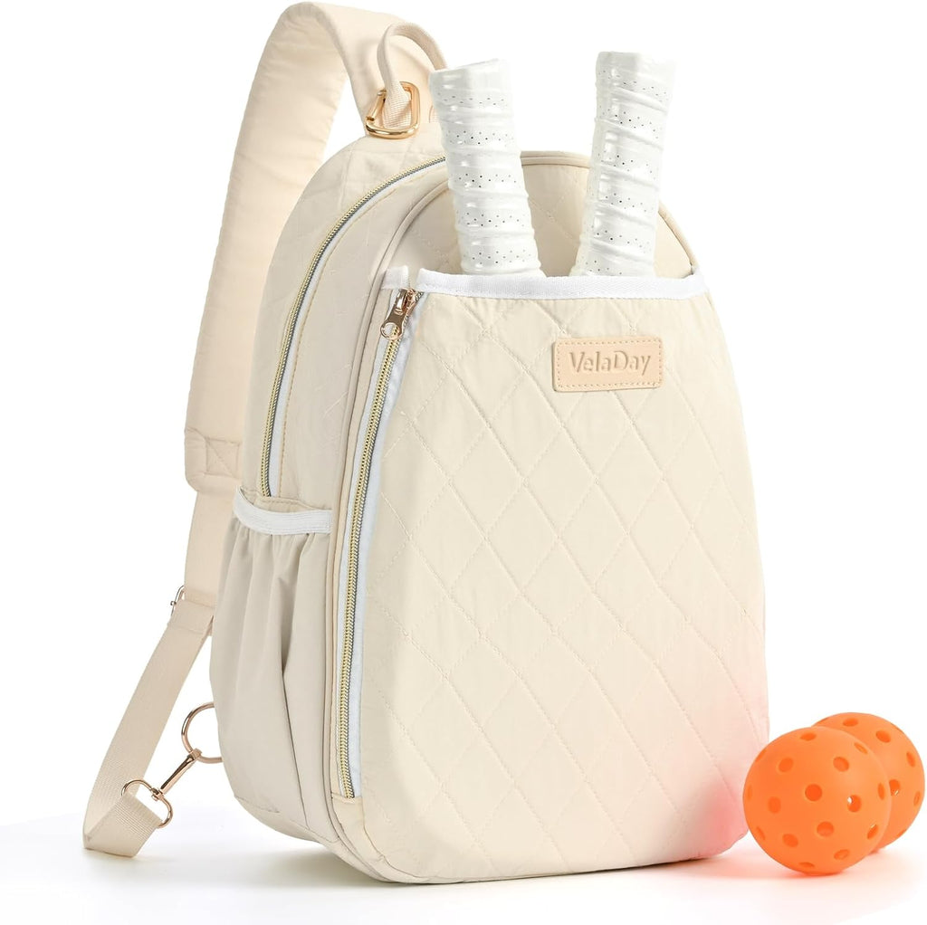 NO INCLUYE ARTICULOS EXTRA DE LA IMAGEN REFERENCIA. VELADAY Bolsa de Pickleball para Mujer | Bolsa Bandolera Acolchada y Estilizada | Correa de Hombro Ajustable | 2 Compartimentos para Paletas, Pelotas y Zapatos | Beige
