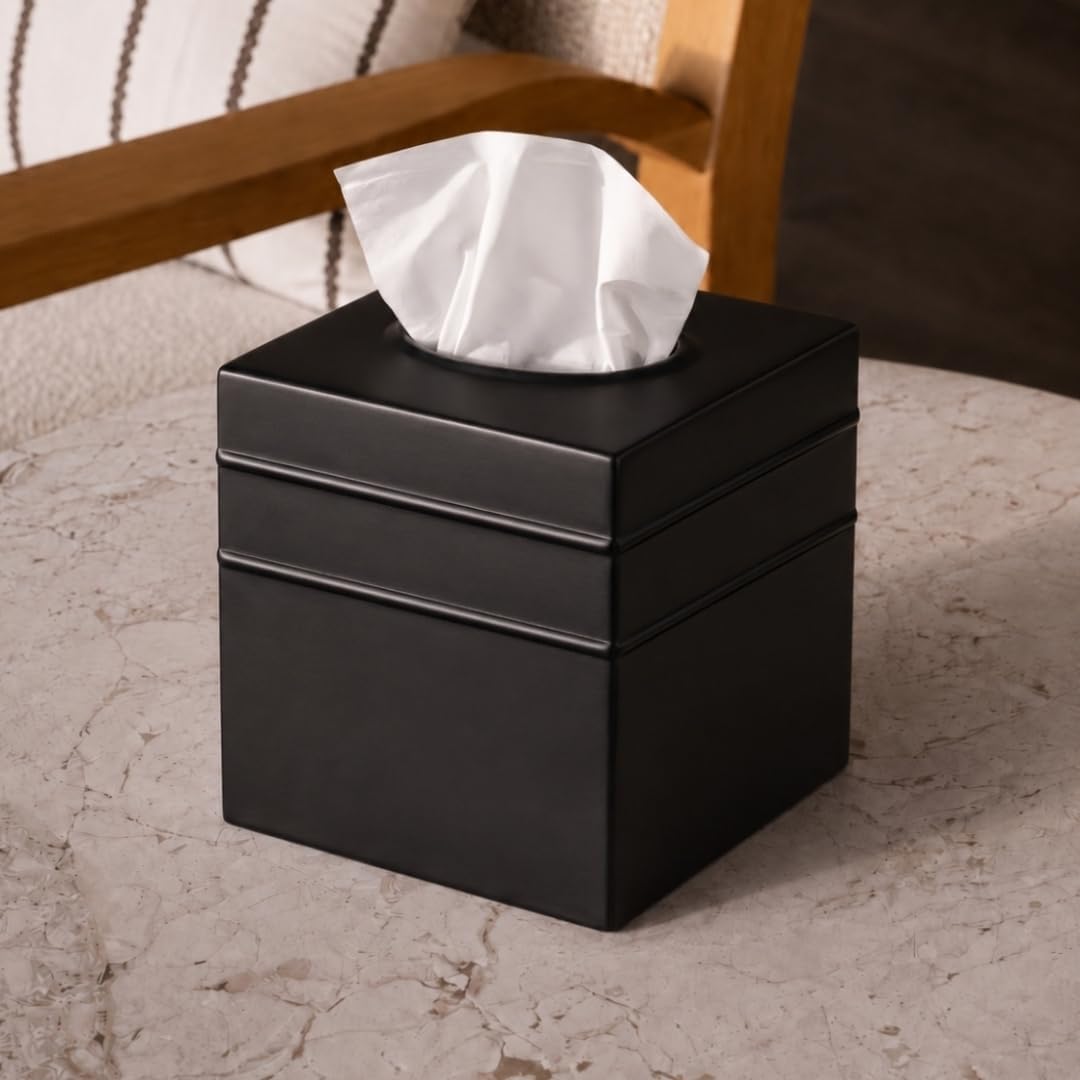 Funda para caja de pañuelos de metal repujado hecha a mano de Monarch Abode, color negro.