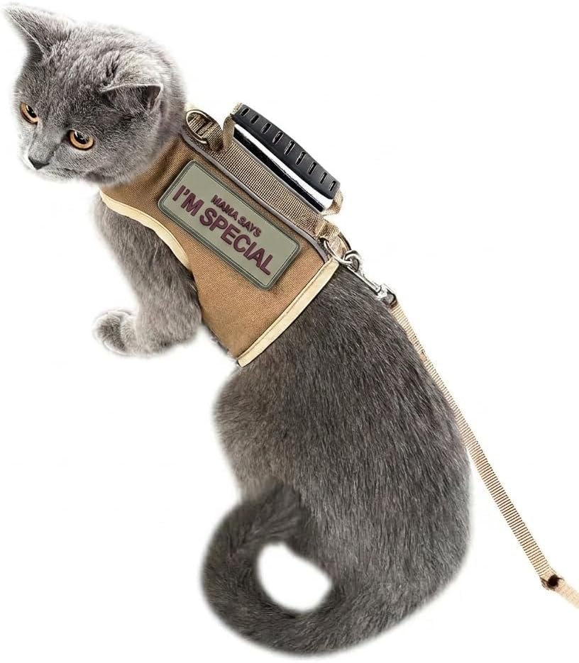 Arnés y correa tácticos para gatos, a prueba de fugas, chalecos ajustables para pasear gatos, chaleco acolchado y elegante para gatos, color caqui, talla mediana.