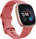 Reloj inteligente Fitbit Versa 4 con función de preparación diaria - Incluye suscripción premium de Google Health por 3 meses - GPS, monitorización continua de la frecuencia cardíaca, más de 40 modos de ejercicio - Color: Rosa arena/Rosa cobre