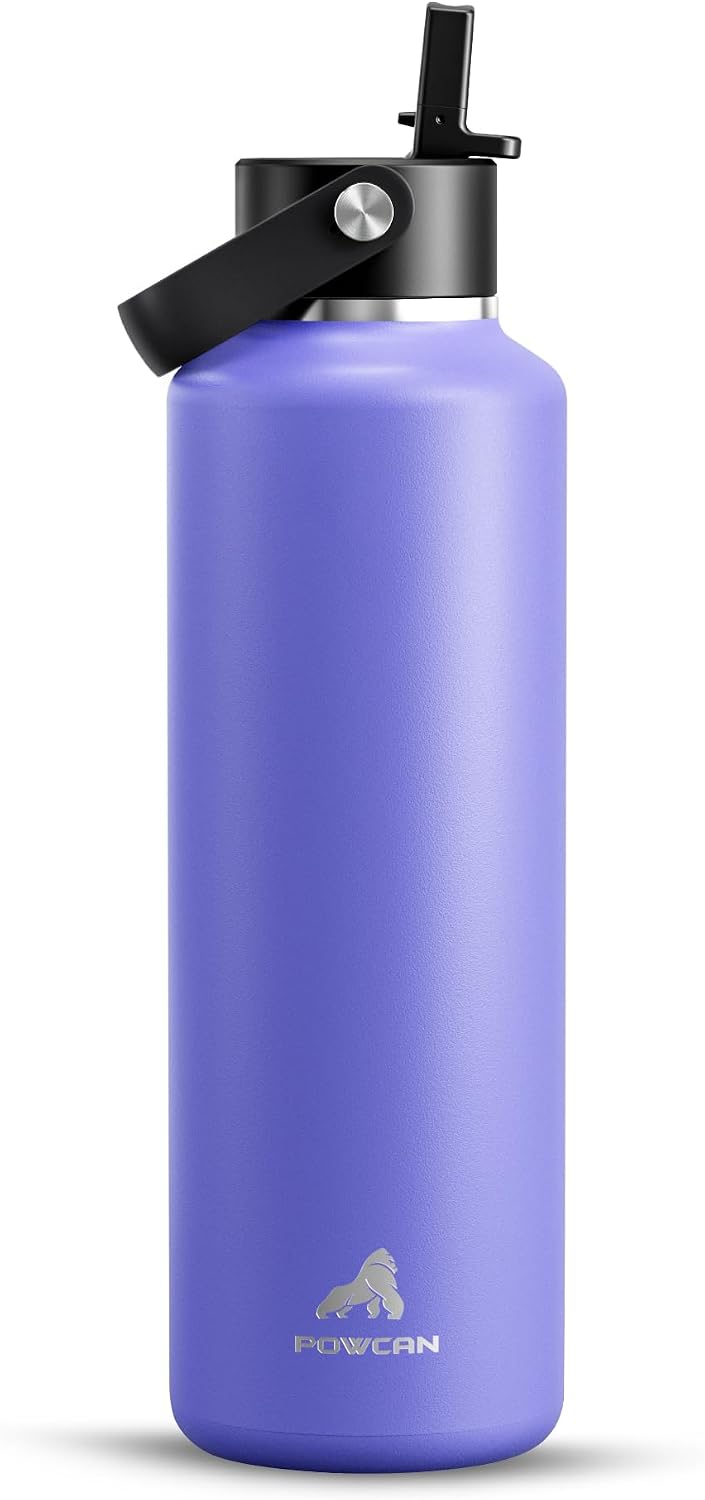 POWCAN Botella de Agua de Viaje 24 oz | Termo de Acero Inoxidable con Pajilla, Boca Estandar, Antifugas, Sin BPA, Asa Facil de Sostener (Violet's Tale)