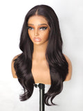 Peluca Lace Front Café Chocolate cuiud | 13x4 HD Sin Pegamento | Pre-Depilada para Principiantes | Sintética Ondulada en Capas | 66 cm