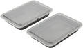Las tapas incluidas se encuentran quebradas y requieren reemplazo antes de usar.Juego de 2 moldes para hornear pasteles GoodCook de acero antiadherente de 33 x 23 cm con tapas, color gris.