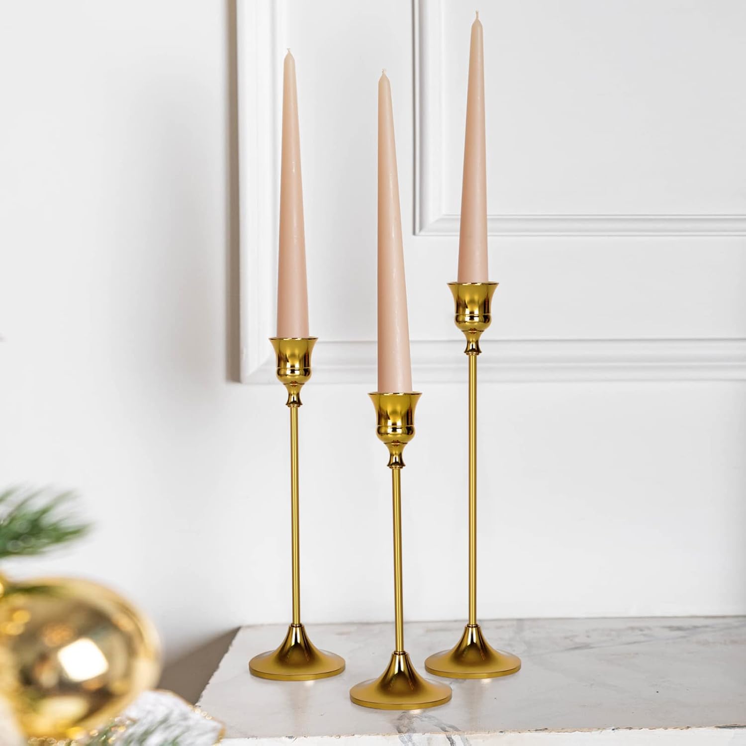 Candelabros dorados – Portavelas cónicos vintage con velas de metal para recepción, decoración de cena, ceremonia de boda, fiesta de decoración del hogar
