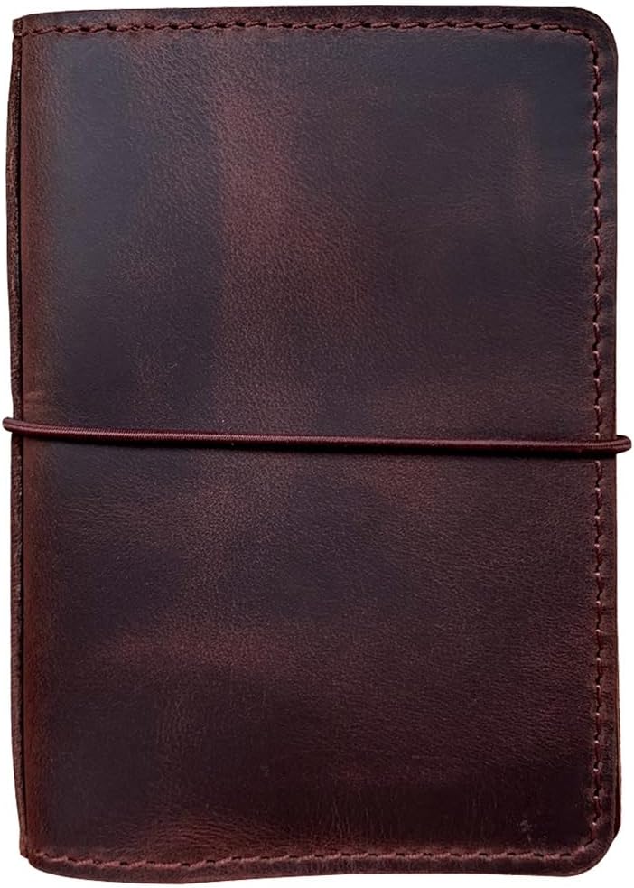 Funda para cuaderno de viaje Newshore con bolsillos interiores, ranuras para tarjetas y portalápices, tamaño A6, marrón oscuro.