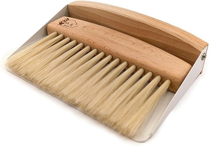 A&J Koti - Barredora de migas de mesa, pequeño juego combinado de recogedor de metal y cepillo de mano, migas de madera para servidores, restaurantes, hogar y cocina, juego de limpieza de migas