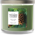 Vela perfumada Yankee Candle de bálsamo y cedro, frasco de 3 mechas de 14.5 oz con hasta 40 horas de combustión, ideal para regalar. 