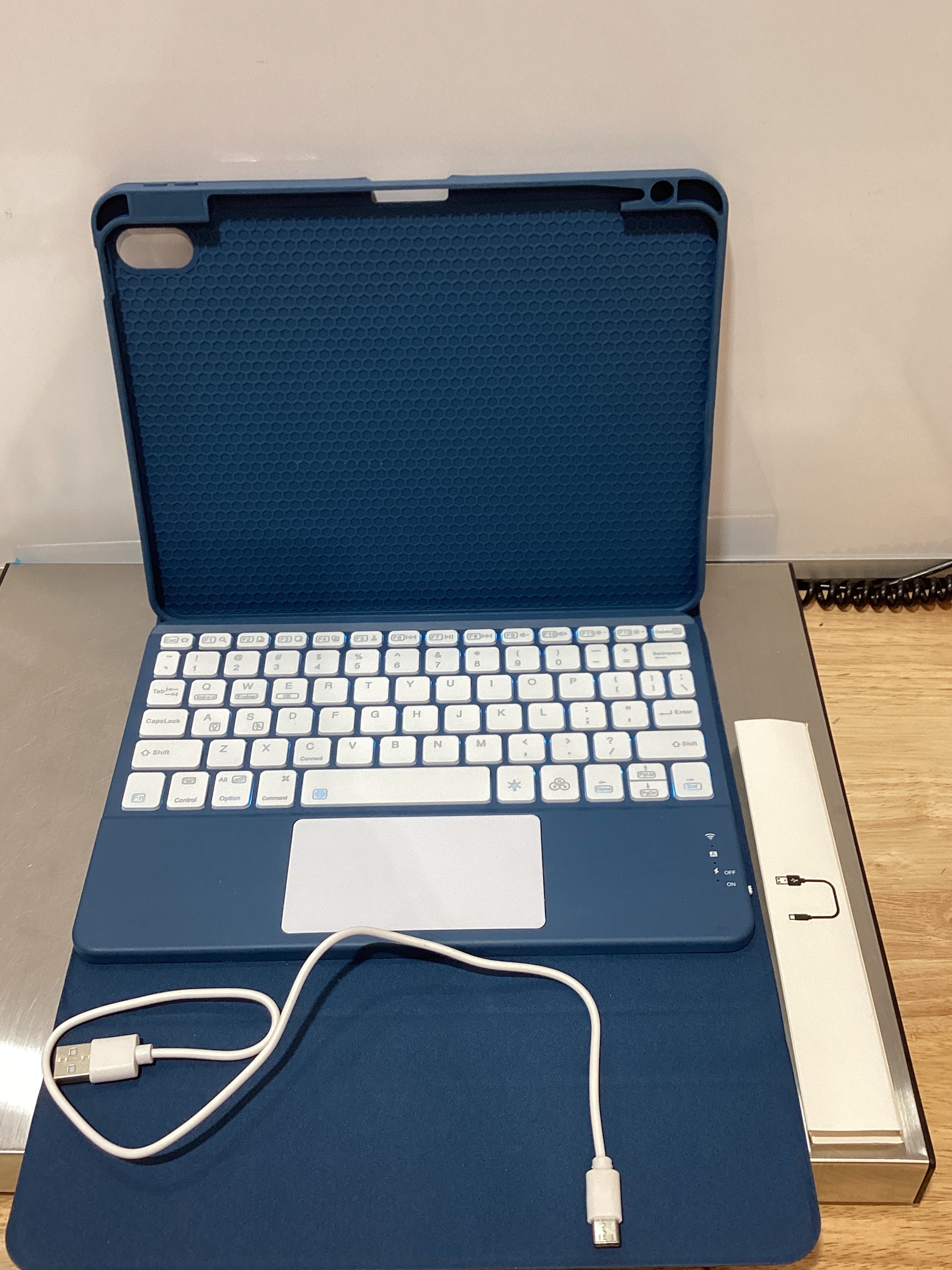 iPad Air 11" Keyboard Case with Trackpad – 7-Color Backlit, Detachable, M4/M3/M2 & 4th/5th Gen (Navy Blue)