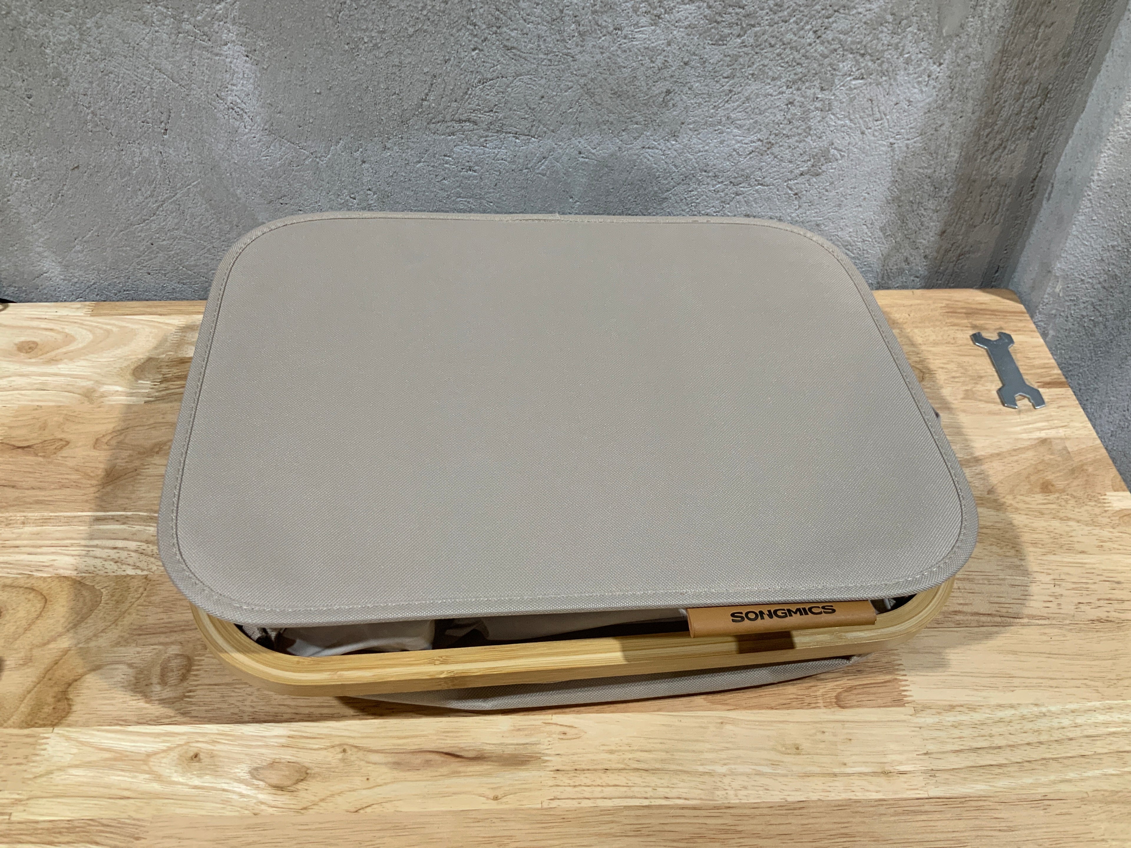 Cesto de Ropa Sucia SONGMICS 90L con Tapa y Liner Extraible – Tela Oxford, Plegable, Color Camel