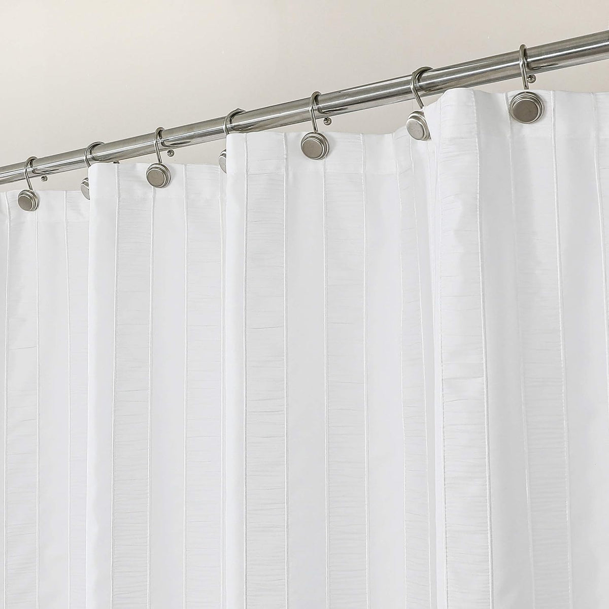 Cortina de Ducha Blanca Central Park Seersucker 70x72 con Ojales y Volante - Decorativa para Baño y Spa