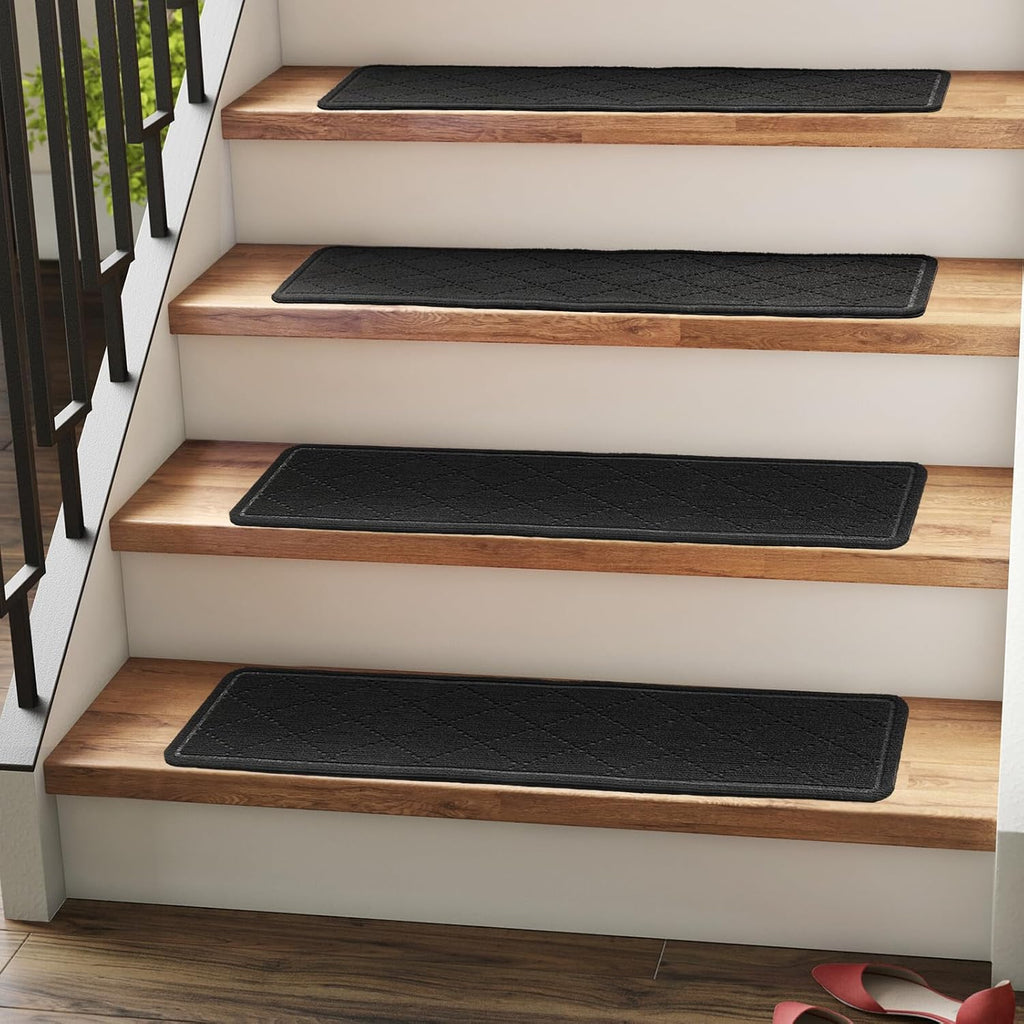Alfombras antideslizantes RIOLAND para escaleras de madera, para interiores, 23 x 91 cm, con adhesivo reutilizable, paquete de 15 unidades. Alfombras autoadhesivas para escaleras, ideales para niños, ancianos y perros. Color negro diamante.