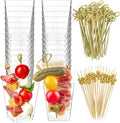 Zezzxu 50 juegos de vasos de plástico de 142 g (5 oz) para charcutería con 100 palillos, vasos cuadrados para aperitivos con palillos para cóctel, mini vasos para servir en fiestas para frutas, snacks y postres.
