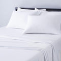 Juego de sábanas de 3 piezas Amazon Basics, 100 % algodón jersey, incluye sábana encimera y bajera supersuaves, funda de almohada, tamaño king, blanco, liso