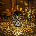 Paquete de 2 faroles solares colgantes para exteriores, lámparas decorativas LED de metal para jardín, patio, césped y mesa con diseño calado (bronce antiguo).