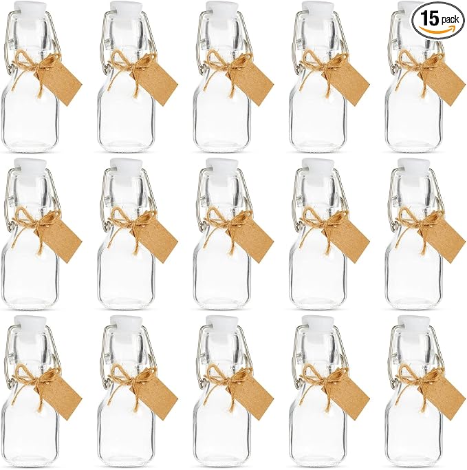 BLUE PANDA Mini botellas de vidrio con tapa oscilante, paquete de 15 unidades, 2 onzas/2.0 fl oz, azul y blanco, etiquetas Kraft y cordel de yute incluidos, botellas de vidrio para recuerdos de boda