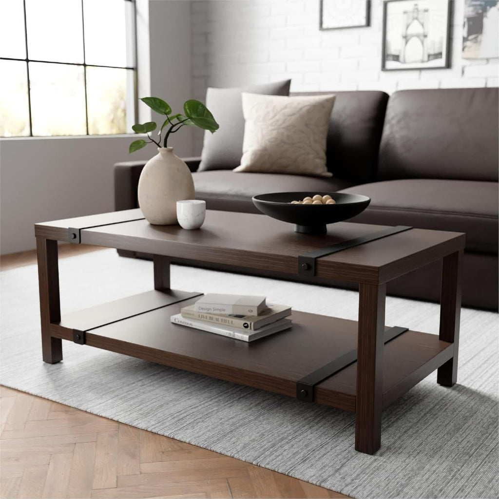 Stead – Mesa de Centro Industrial – Mesa Rectangular de Metal y Madera – Ideal para Sala de Estilo Industrial y Modern Farmhouse – Detalles en Metal con Recubrimiento en Polvo – Nogal Cálido