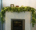 Guirnalda navideña con luces MISSPIN, guirnalda de pino invernal de tacto real, guirnalda de vegetación artificial verde para mesa, repisa, pared, decoración navideña de interior y exterior. 