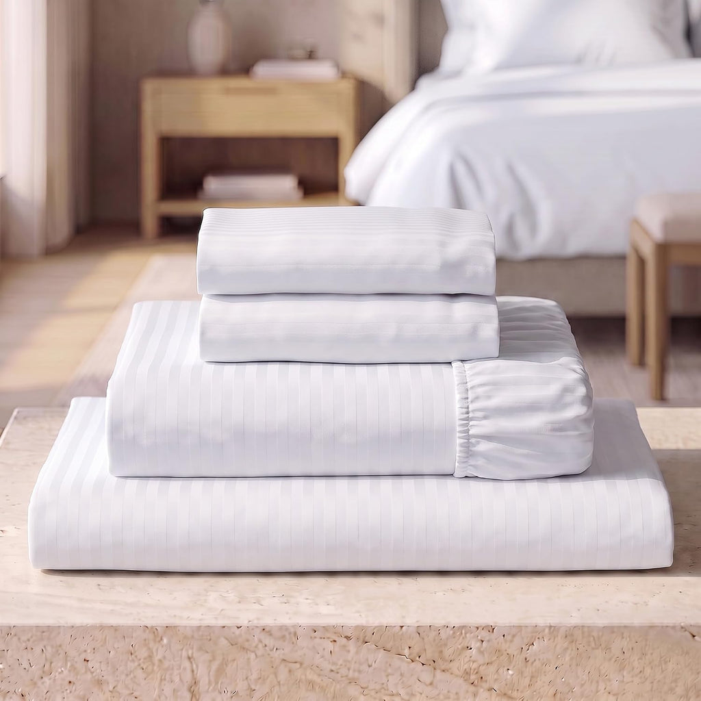 Juego de sábanas Mellanni King - 4 piezas Colección Icónica - Lujo hotelero, extra suaves, sábanas refrescantes - Resistentes a arrugas, decoloración y manchas (King, blanco a rayas)