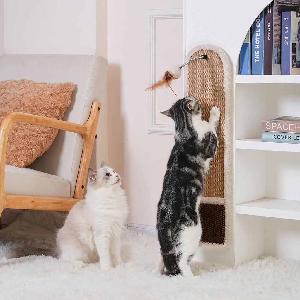 Rascador de Pared para Gatos 28 Pulgadas | Tabla Vertical de Sisal con Cepillo de Autoaseo y Juguete Colgante | Mueble Ahorra Espacio, Montaje Adhesivo o con Tornillos sin Taladrar