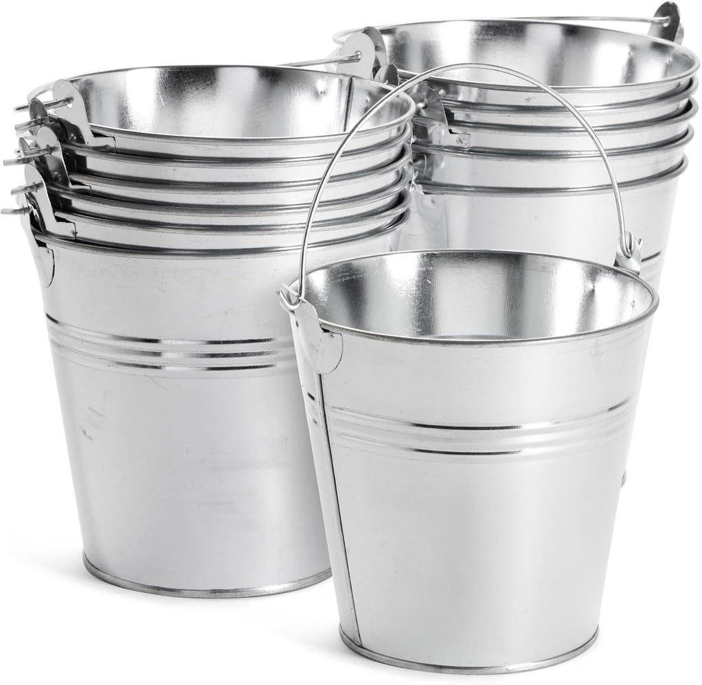 ( PRODUCTO VIENE  COMO SE MUESTRA EN LA SEGUNDA IMAGEN ) Juvale Baldes de Metal Galvanizado | Paquete de 12, Plateado, 4.7 pulgadas | Mini Cubetas con Asas para Decoracion de Fiestas y Manualidades