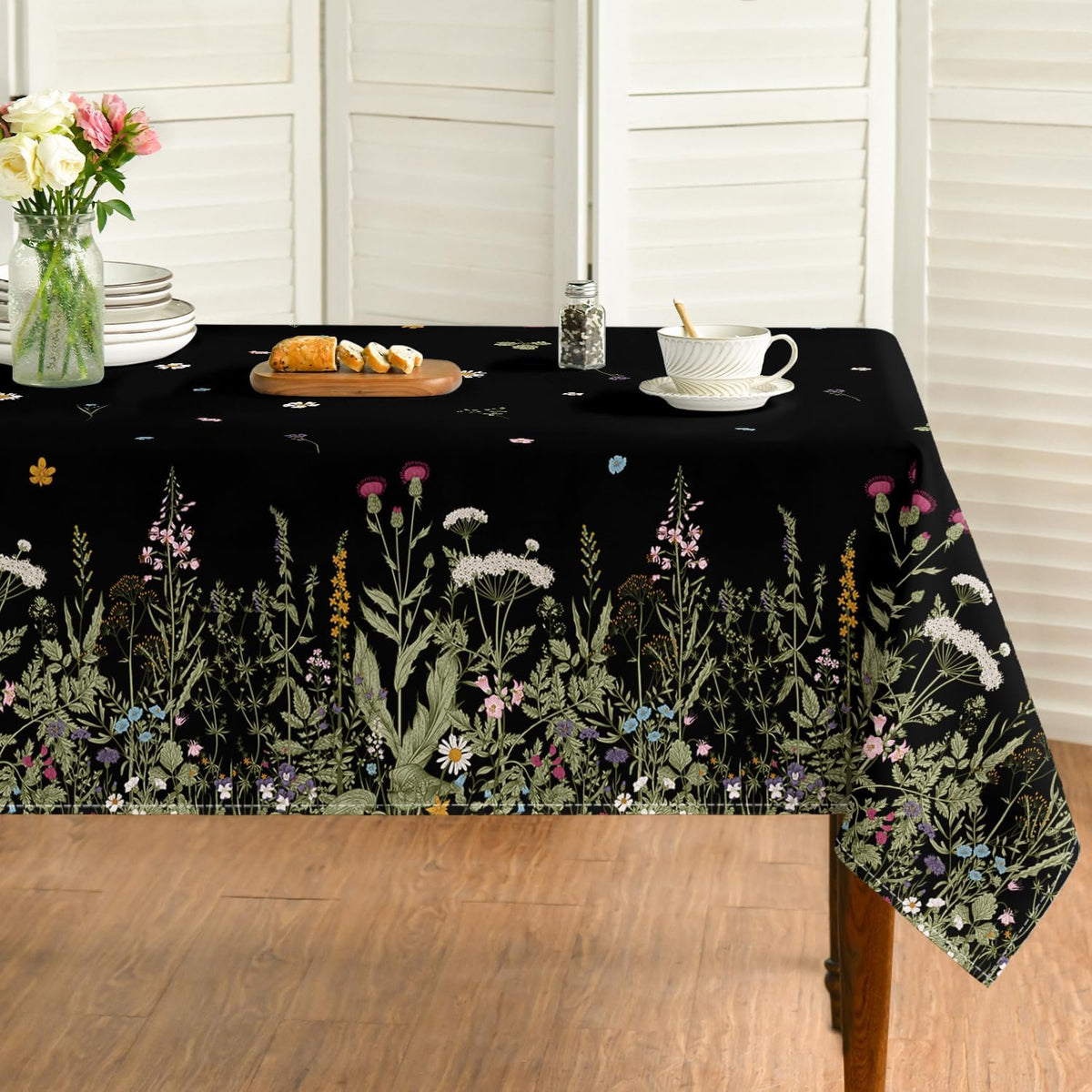 Mantel Horaldaily Spring rectangular de 60 x 104 pulgadas, negro con margaritas silvestres, lavable, ideal para fiestas, picnics y cenas.