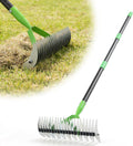 Rastrillo escarificador de doble acción - 21 púas, rastrillo de jardinería ajustable con mango largo de 55", rastrillo escarificador resistente, rastrillo para césped artificial, rastrillo de metal para el cuidado del césped en primavera, aireación del