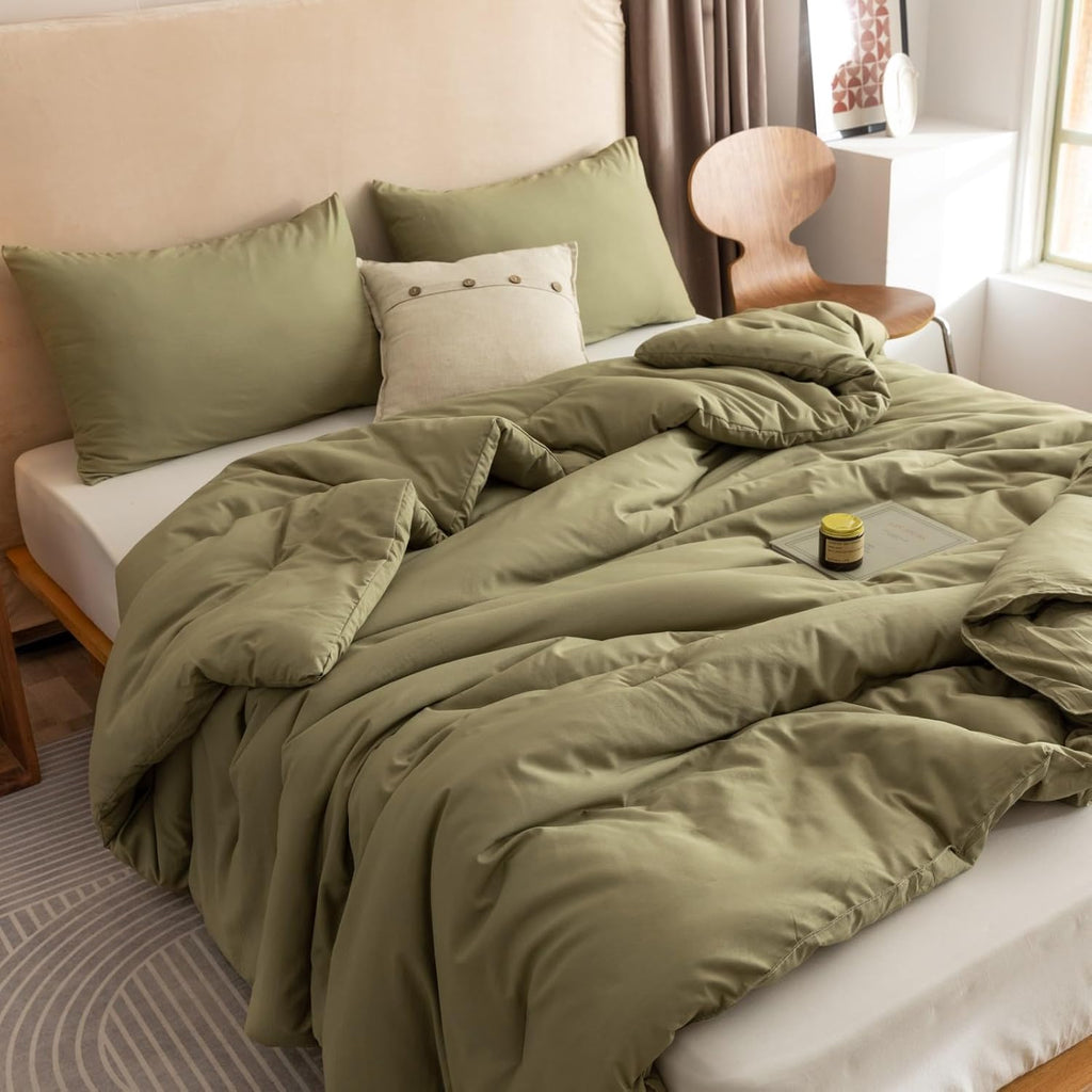 ROSGONIA Queen Comforter Set Olive Green, 3pcs Bedding Sets Queen (1 Boho Olive Comforter & 2 Pillowcases), All Season Lightweight Blanket Quilt | Lightweight All Season Blanket, 1 Comforter, 2 Pillowcases, Boho Bedroom Décor, Easy Care