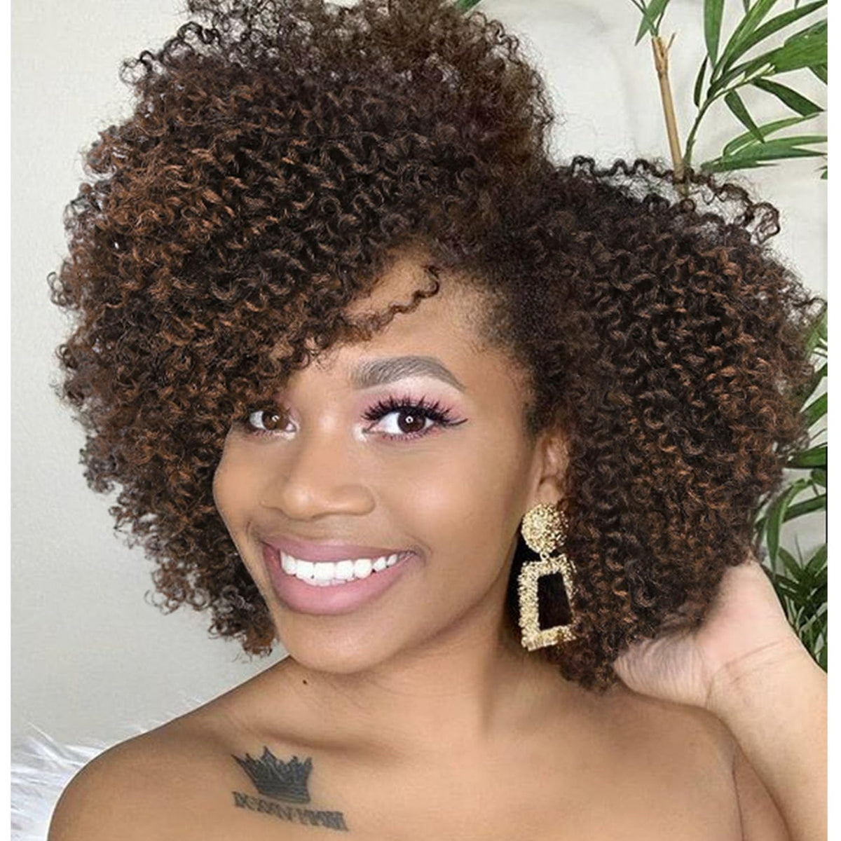 Peluca Corta Afro Rizada Quantum Love con Raya Lateral – Ombre Café, Sintética para Mujeres Afroamericanas