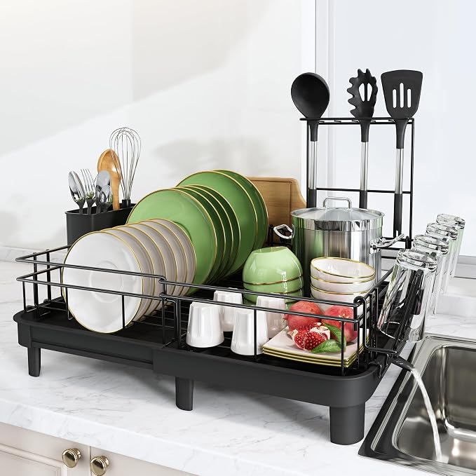 Escurridor de platos grande y extensible MAJALiS, escurridor de dos partes con bandeja de drenaje, escurridor ajustable con soporte para utensilios, soporte para espátulas y soporte para tabla de cortar, XL 32,5-52 cm, negro