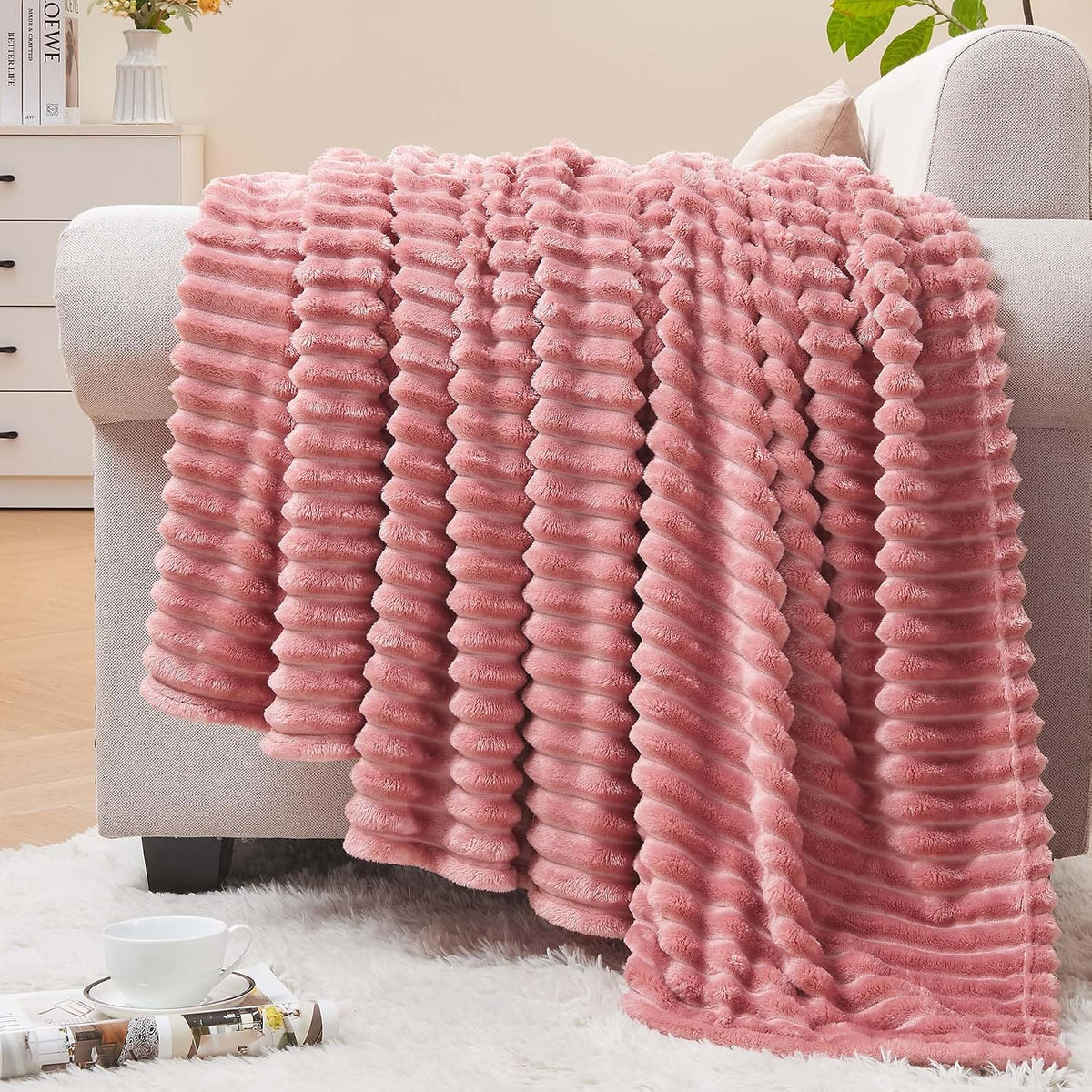 Manta Polar BEDELITE – Textura Jacquard 3D Acanalada, Suave y Cálida | Rosa | Para Cama y Sofá