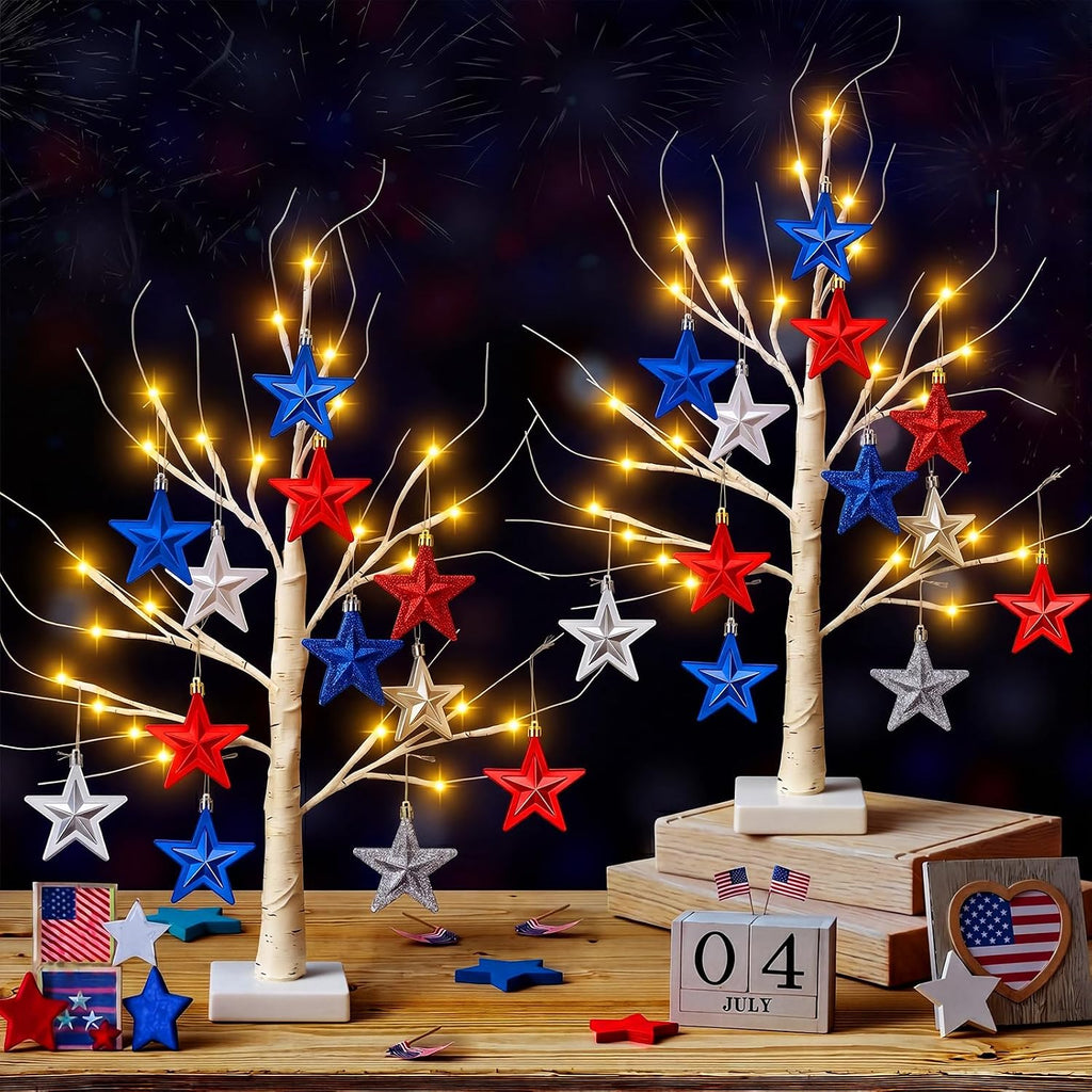 Paquete de 2 árboles de abedul iluminados para decoración del 4 de julio, árbol patriótico de 24 pulgadas, adorno de madera con estrella roja, azul y plateada, funciona con USB/batería