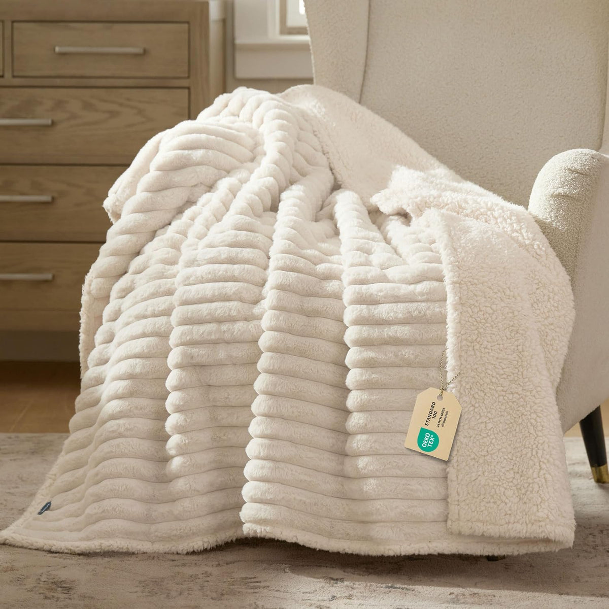 Mantas Impermeables Bedsure ComfyFleece™ para Perros Grandes - Manta Suave para Mascotas Gato Velludo de Pana para Protector de Cama Sofá Lavable, Protección Reversible Acogedora Calmante, 127cm x 152cm, Crema