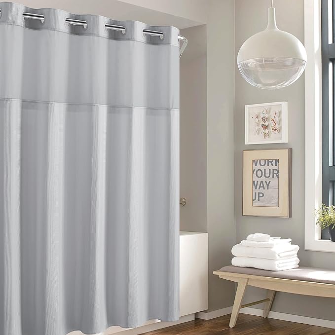 Hookless — Cortina de Ducha 2 en 1 Waffle Stripe con Ventana Transparente y Anillos Flex-On 71"x74" Gris Claro